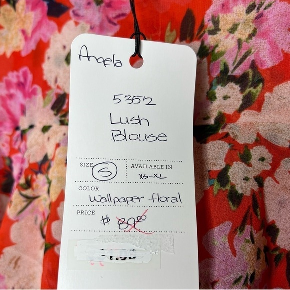 CABI Lush Blouse Style 5352 Size Small Red Floral Cold shoulder top - Picture 3 of 7